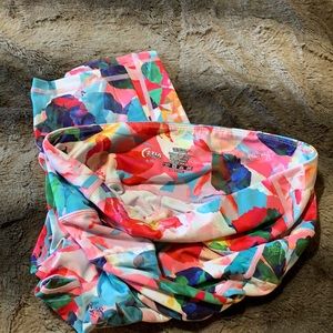 Zyia light n tight zipper pocket Capri